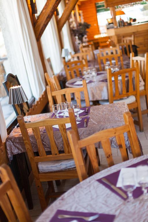 Hotel Restaurant La Darbella เลรูส ภายนอก รูปภาพ