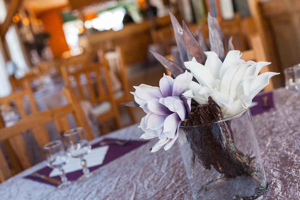Hotel Restaurant La Darbella เลรูส ภายนอก รูปภาพ