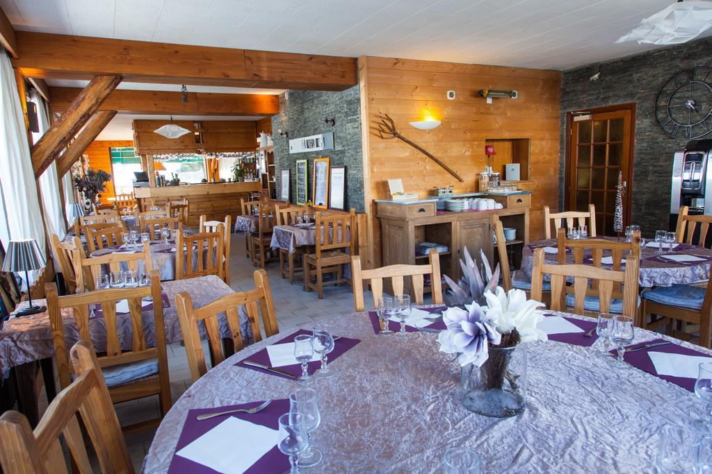 Hotel Restaurant La Darbella เลรูส ภายนอก รูปภาพ